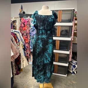 Elegant Teal Tie-Dye Maxi Dress
